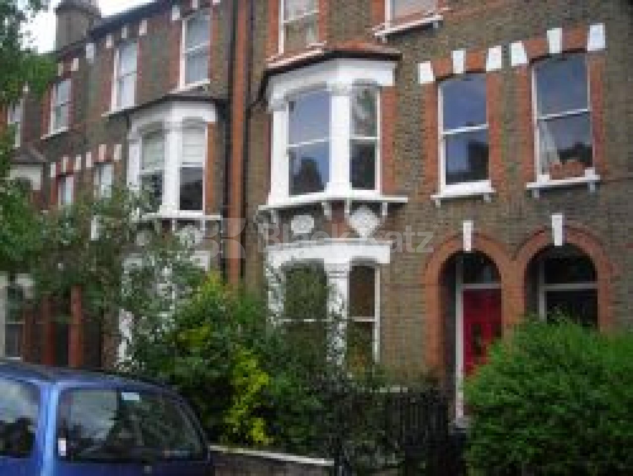 			On Hold, 2 Bedroom, 1 bath, 1 reception Flat			 Burghley Road, KENTISH TOWN NW5 nw5